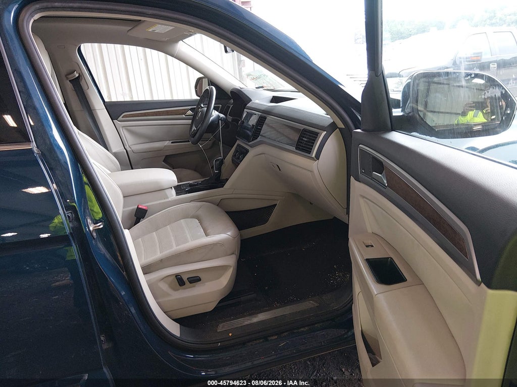 2019 Volkswagen Atlas 3.6L V6 SEL Premium photo 5