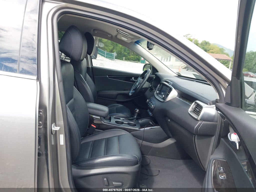 2017 Kia Sorento 3.3L EX photo 5