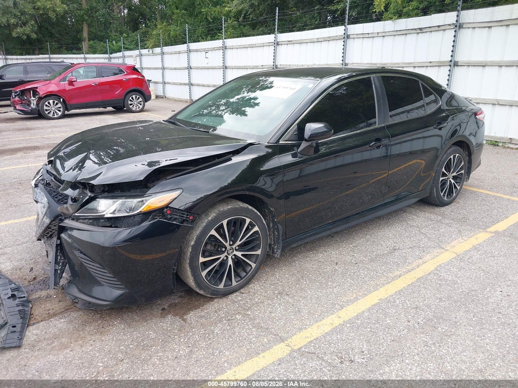 2020 Toyota Camry SE photo 2
