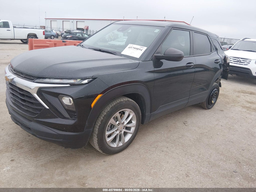2024 Chevrolet Trailblazer FWD LS photo 2
