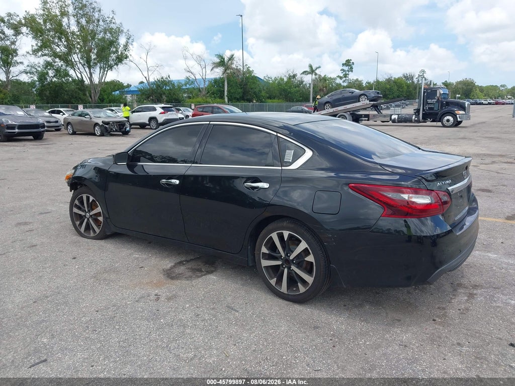 2018 Nissan Altima 2.5 SR photo 3
