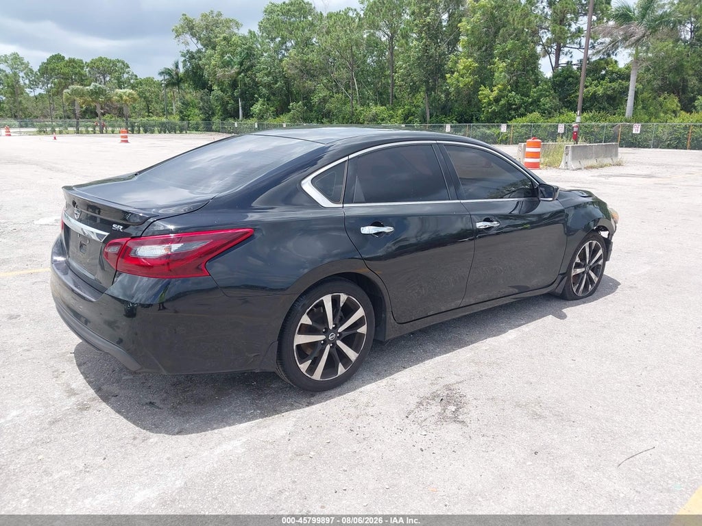 2018 Nissan Altima 2.5 SR photo 4