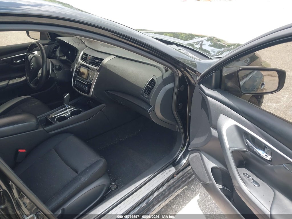 2018 Nissan Altima 2.5 SR photo 5