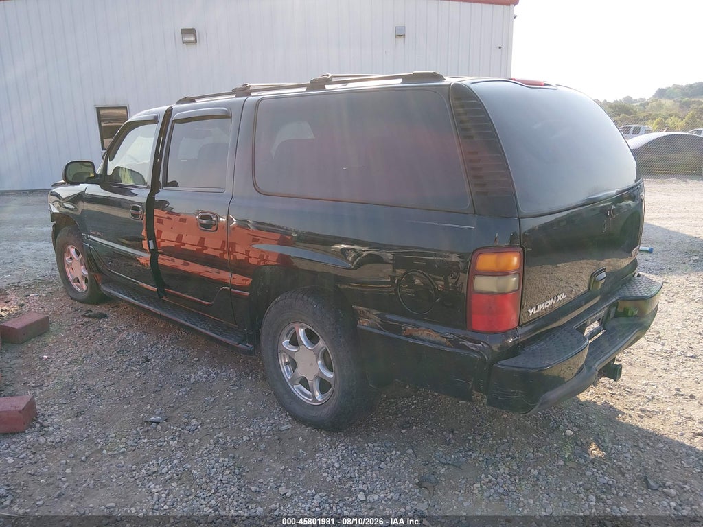 2003 GMC Yukon XL 1500 Denali photo 3