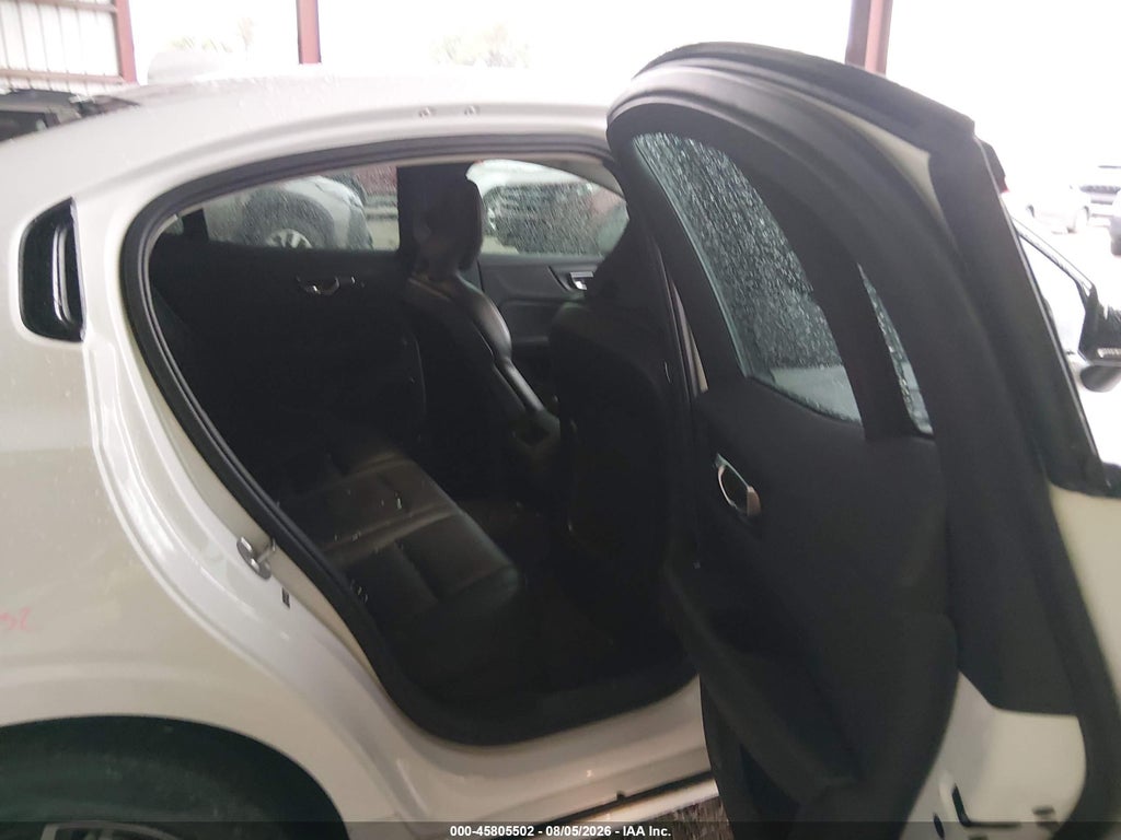 2024 Volvo S60 B5 Plus Dark Theme photo 8