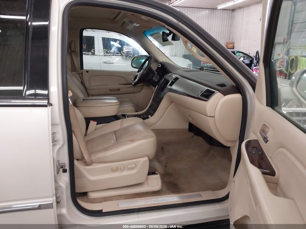 2007 Cadillac Escalade ESV Standard photo 5