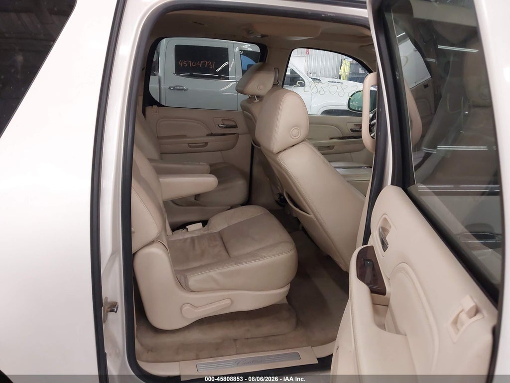 2007 Cadillac Escalade ESV Standard photo 8