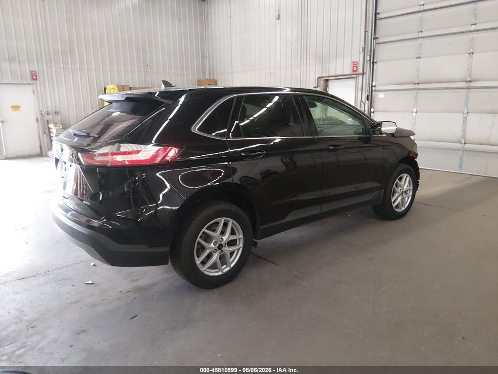 2023 Ford Edge SEL photo 4
