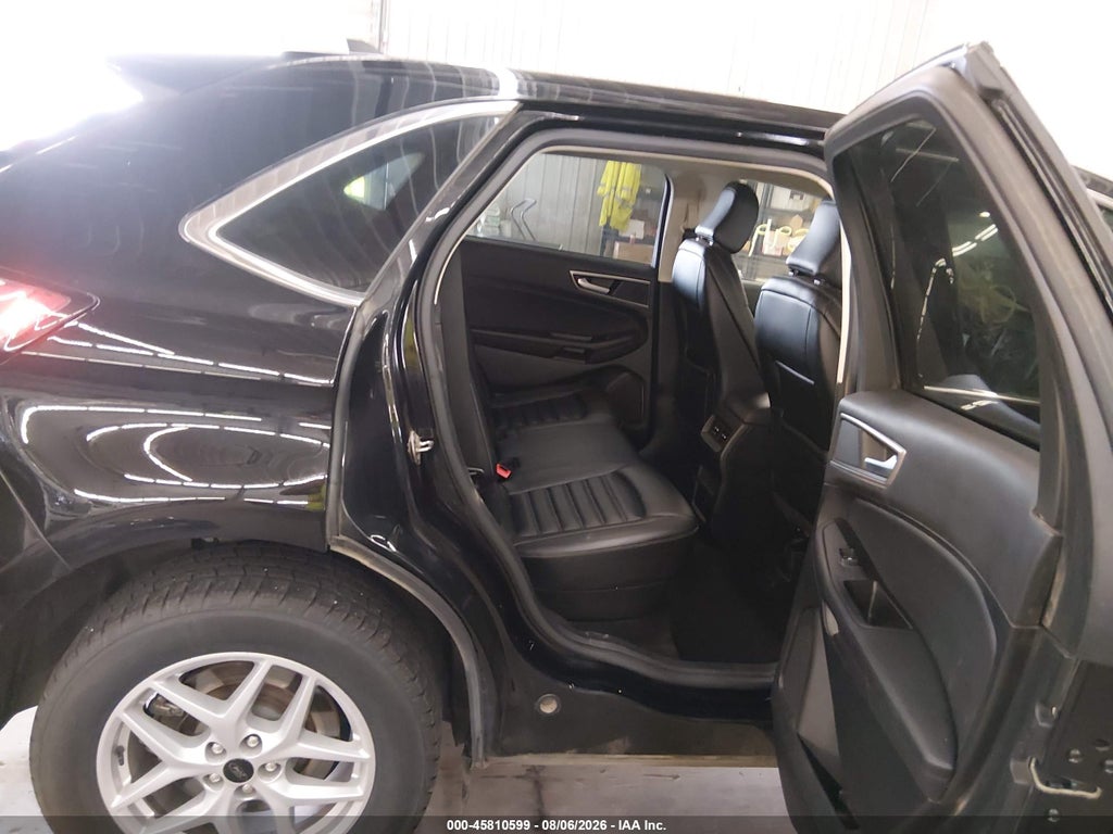 2023 Ford Edge SEL photo 8