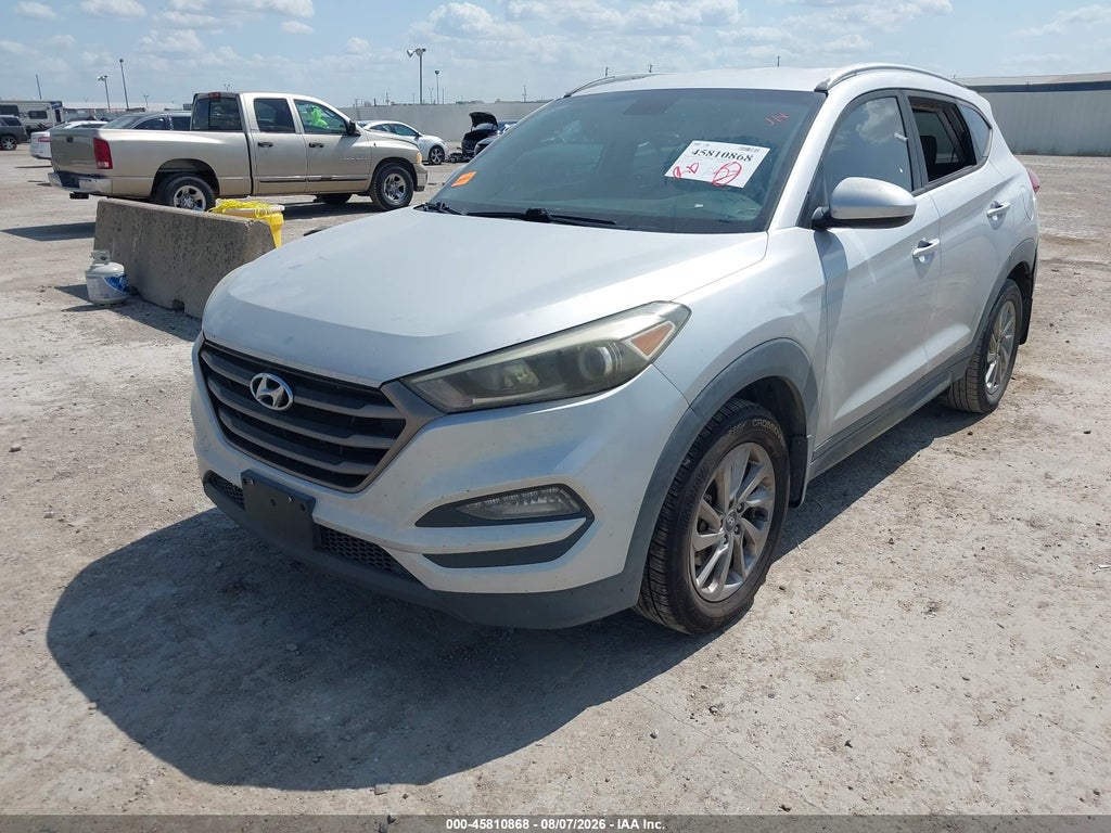 2016 Hyundai Tucson SE photo 2