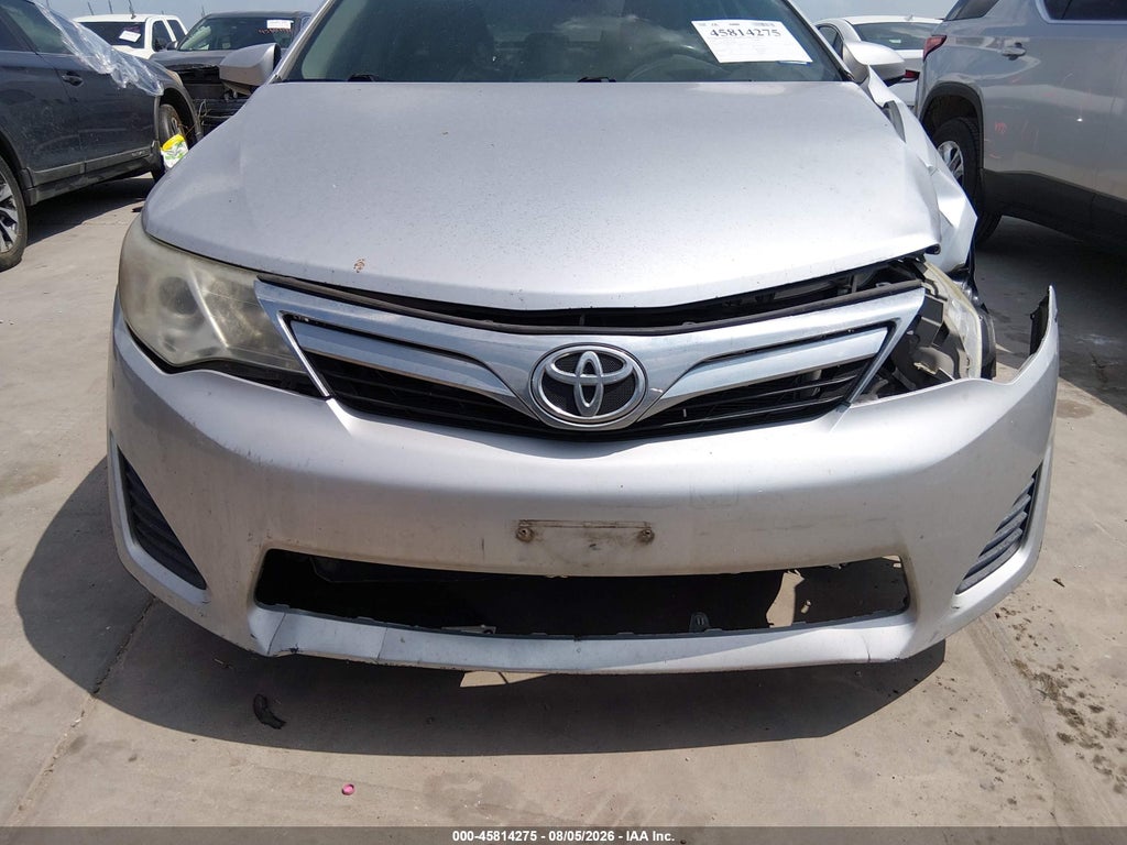 2014 Toyota Camry LE photo 6