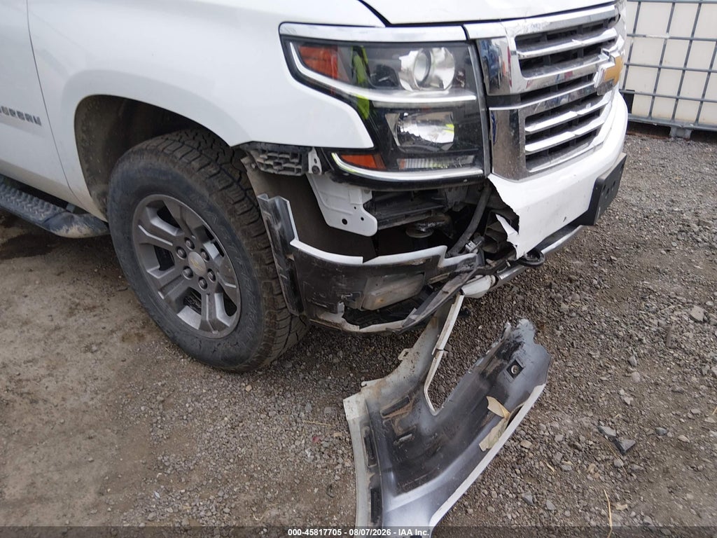 2020 Chevrolet Suburban 4WD LT photo 6