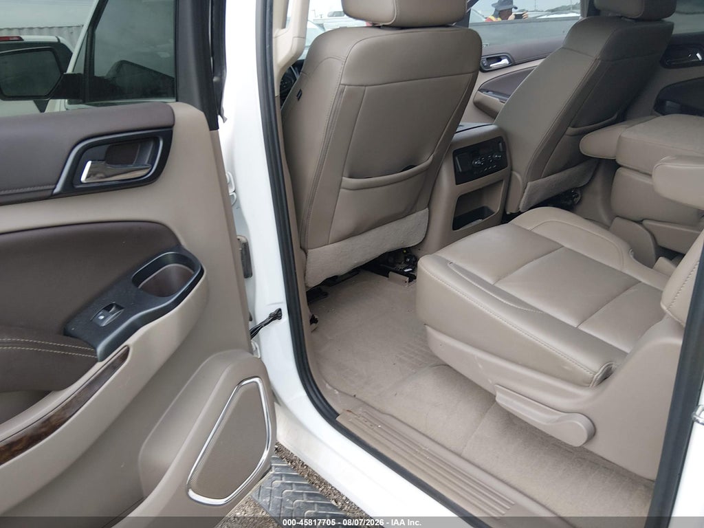 2020 Chevrolet Suburban 4WD LT photo 8