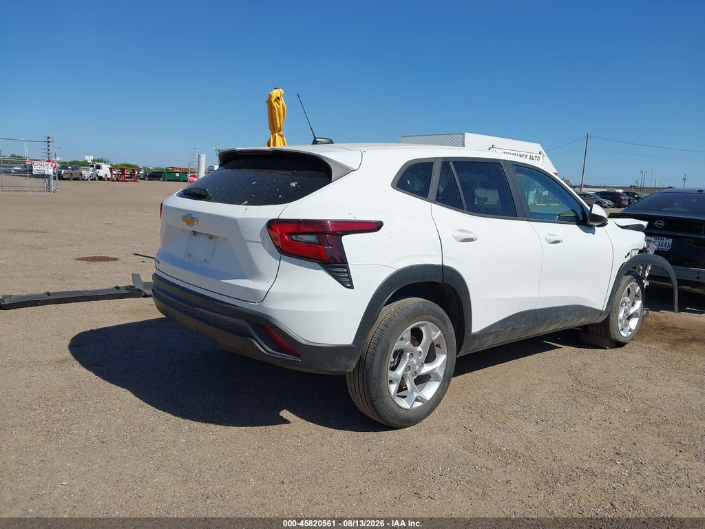 2025 Chevrolet Trax FWD LS photo 4