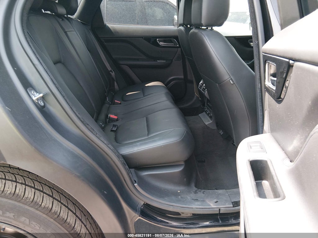 2017 Jaguar F-Pace 35T Premium photo 8