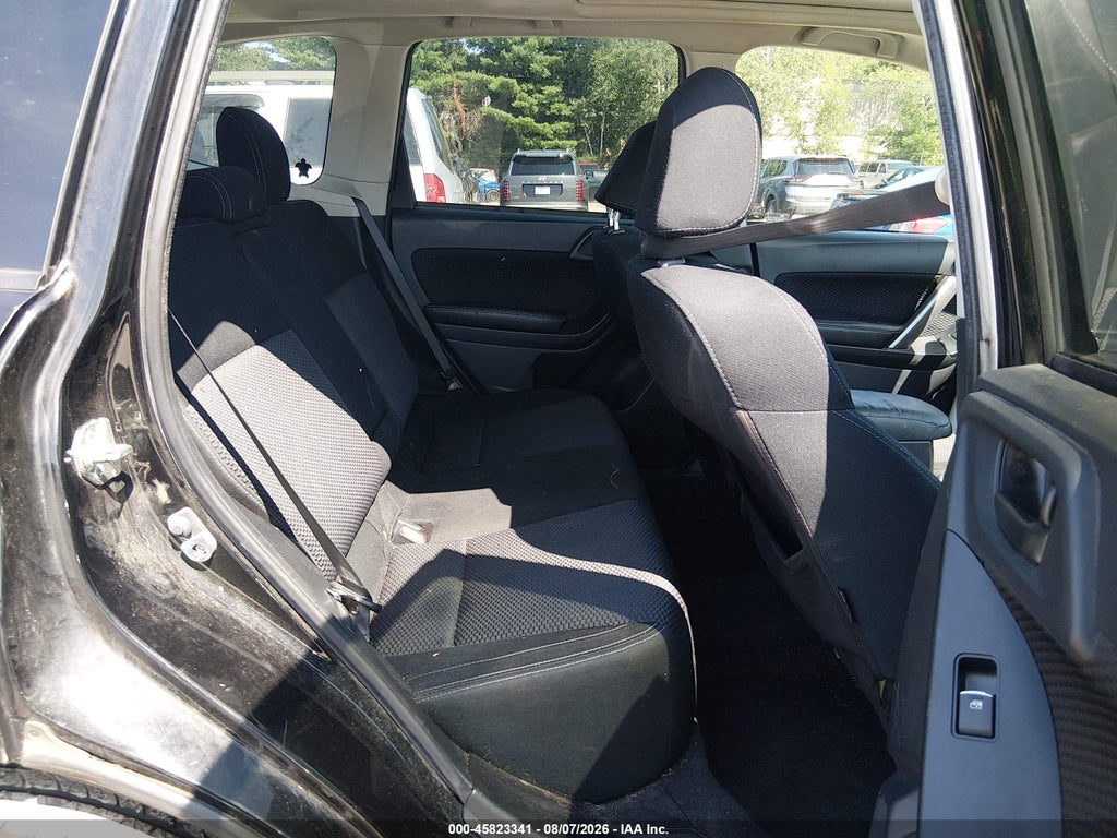 2017 Subaru Forester 2.5I Premium photo 8