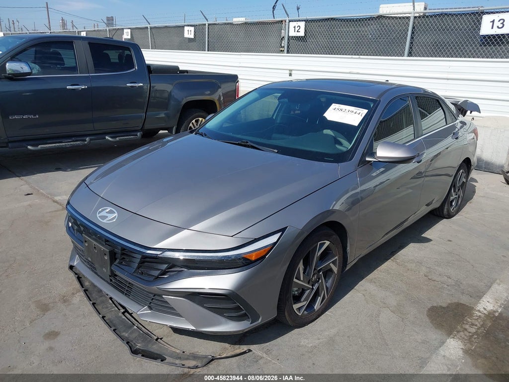 2024 Hyundai Elantra SEL photo 2