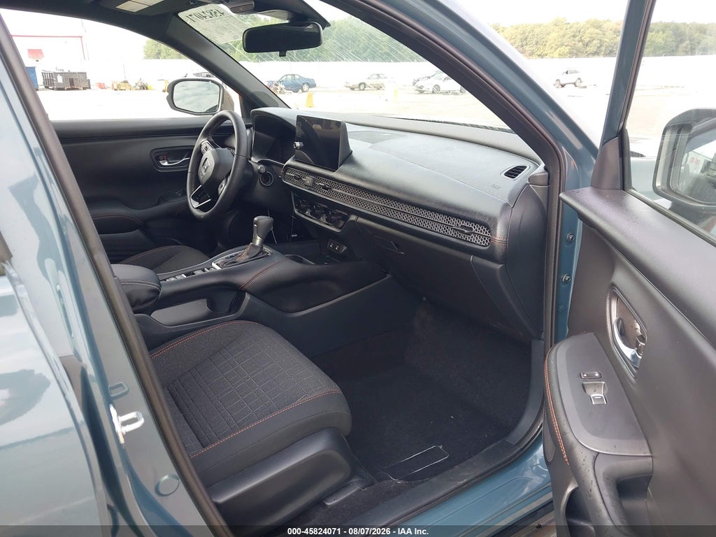 2027 Honda HR-V Sport AWD photo 5