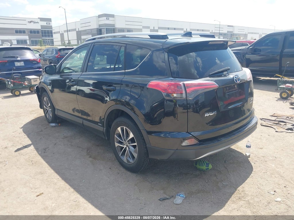 2018 Toyota RAV4 Hybrid XLE photo 3