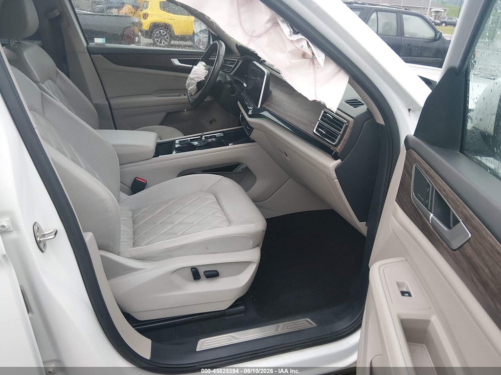 2024 Volkswagen Atlas 2.0T SEL Premium R-Line photo 5