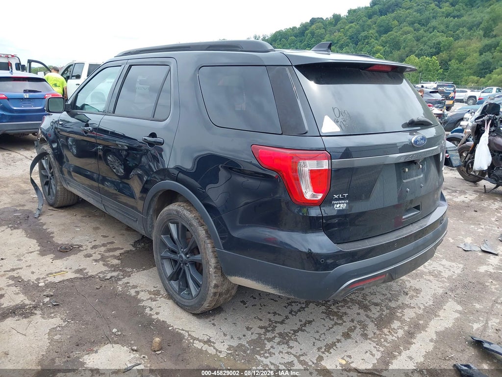 2017 Ford Explorer XLT photo 3