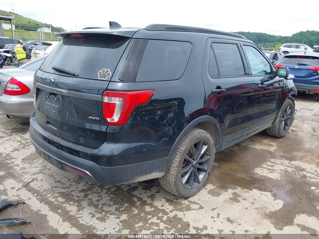 2017 Ford Explorer XLT photo 4