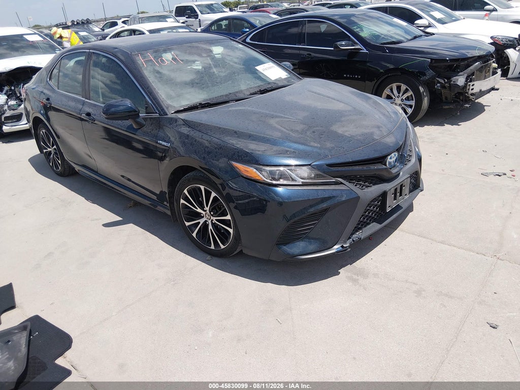 2020 Toyota Camry SE Hybrid photo 1