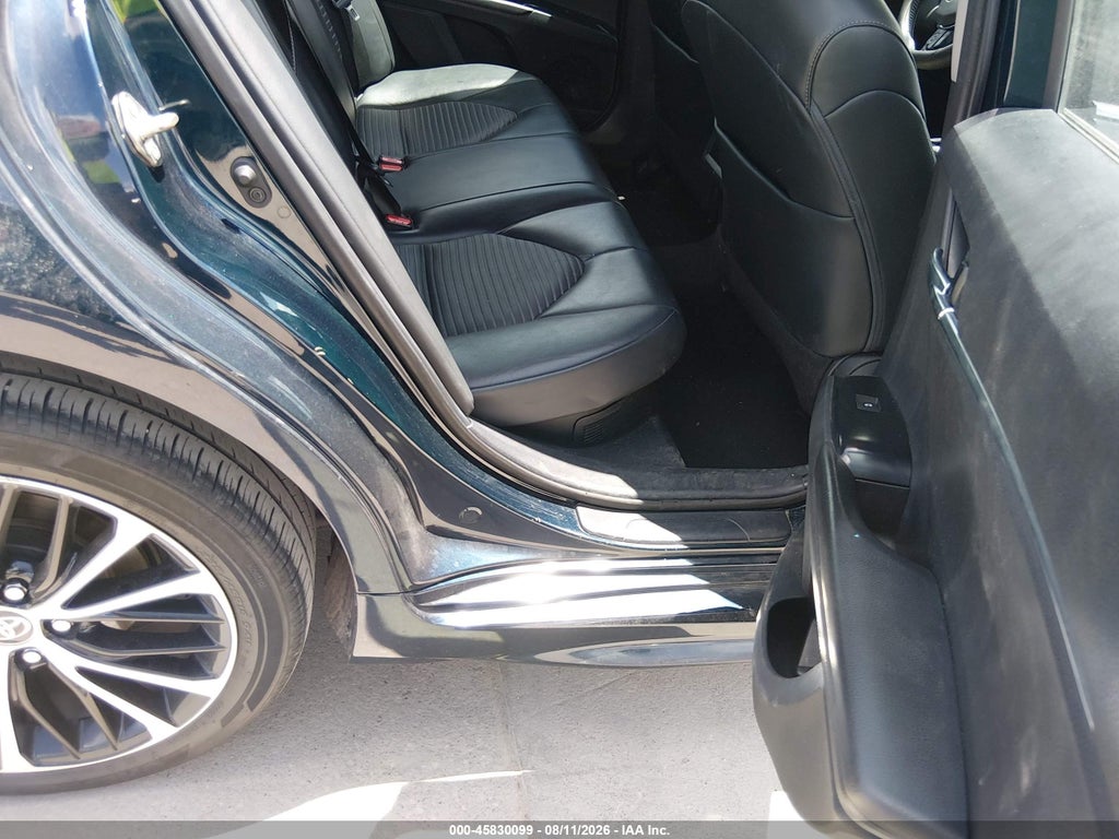 2020 Toyota Camry SE Hybrid photo 8