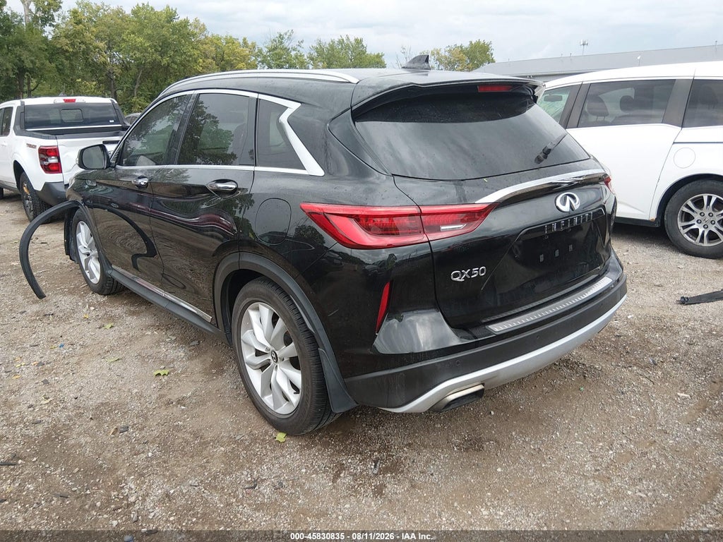 2019 Infiniti QX50 Essential photo 3