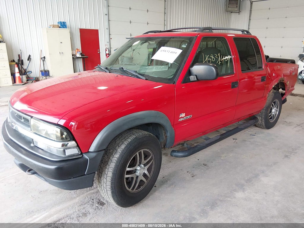 2004 Chevrolet S-10 LS photo 2