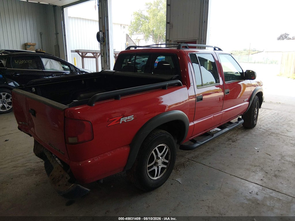 2004 Chevrolet S-10 LS photo 4