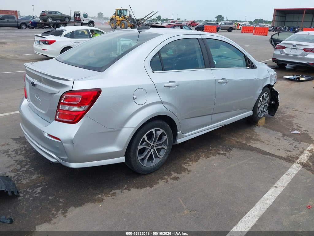 2018 Chevrolet Sonic LT Auto photo 4