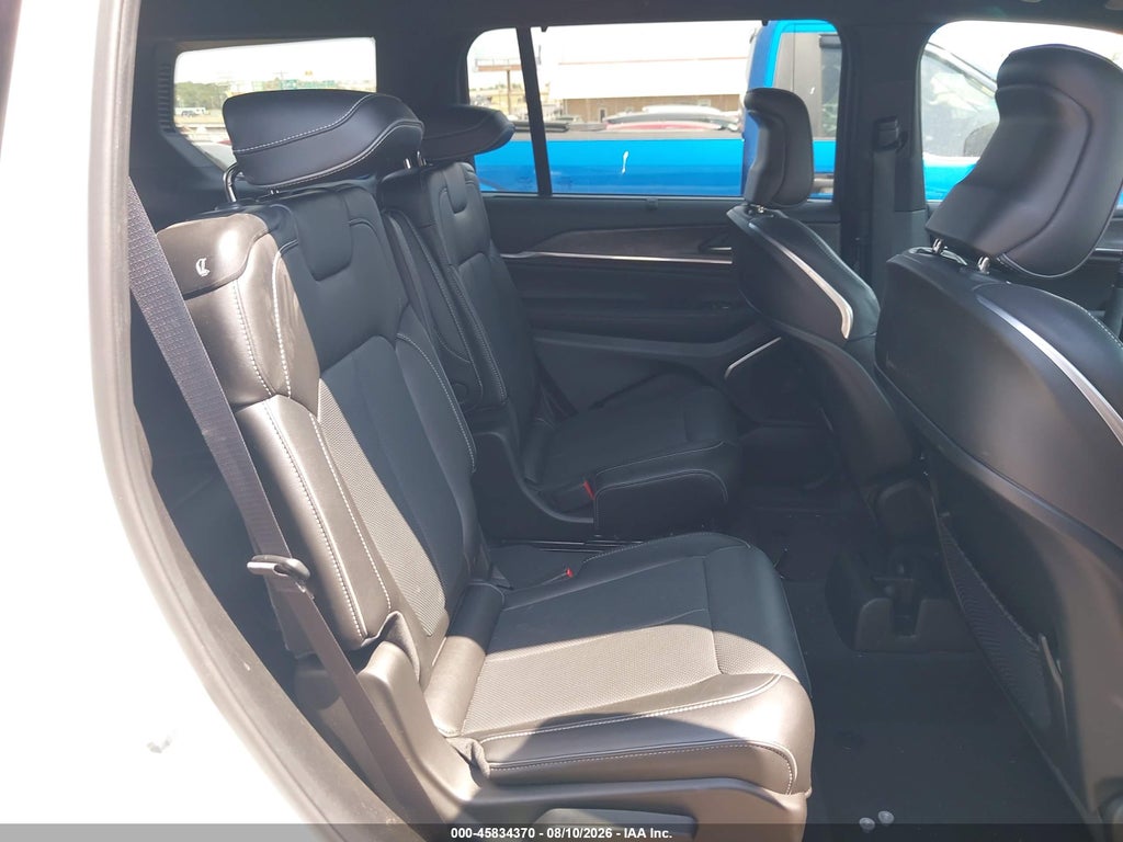 2025 Jeep Grand Cherokee L Overland 4X4 photo 8