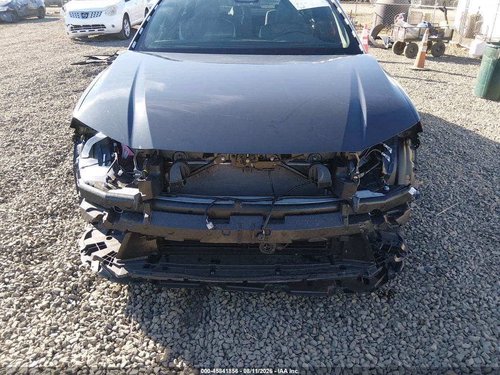 2025 Toyota Camry SE photo 6