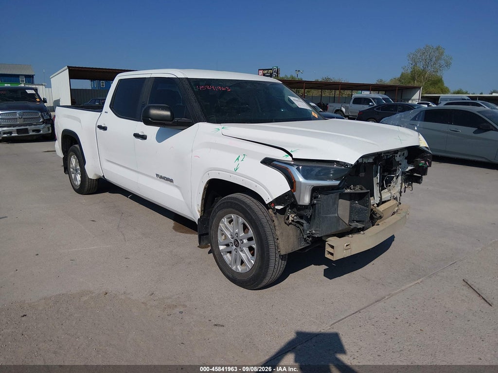 TOYOTA TUNDRA 2024