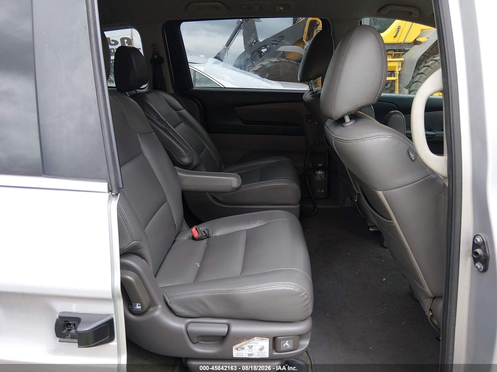 2015 Honda Odyssey LX photo 8