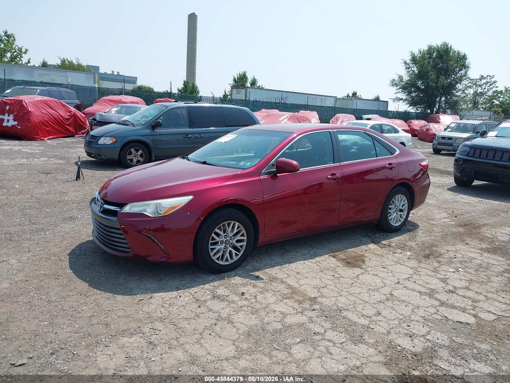 2017 Toyota Camry LE photo 2