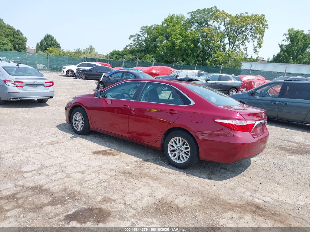 2017 Toyota Camry LE photo 3