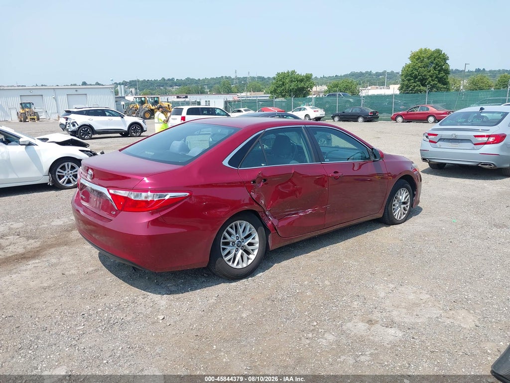 2017 Toyota Camry LE photo 4