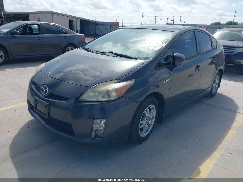 2011 Toyota Prius Four photo 2