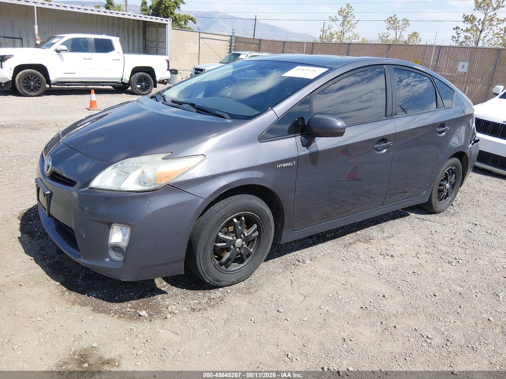 2010 Toyota Prius II photo 2