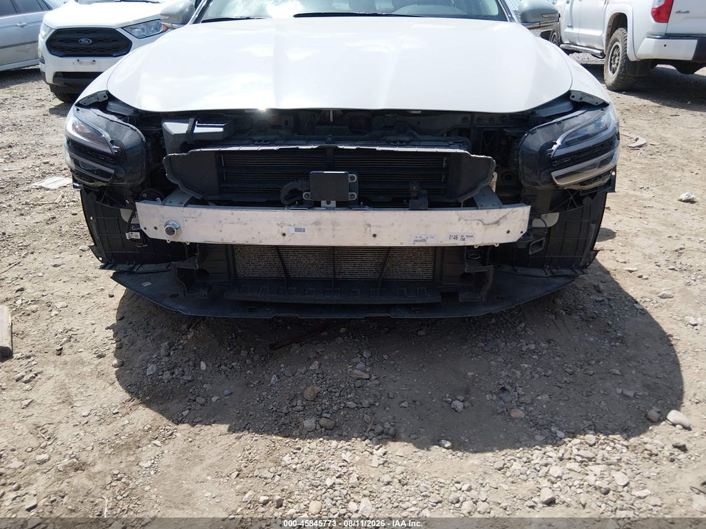 2025 Genesis G70 2.5T AWD photo 6