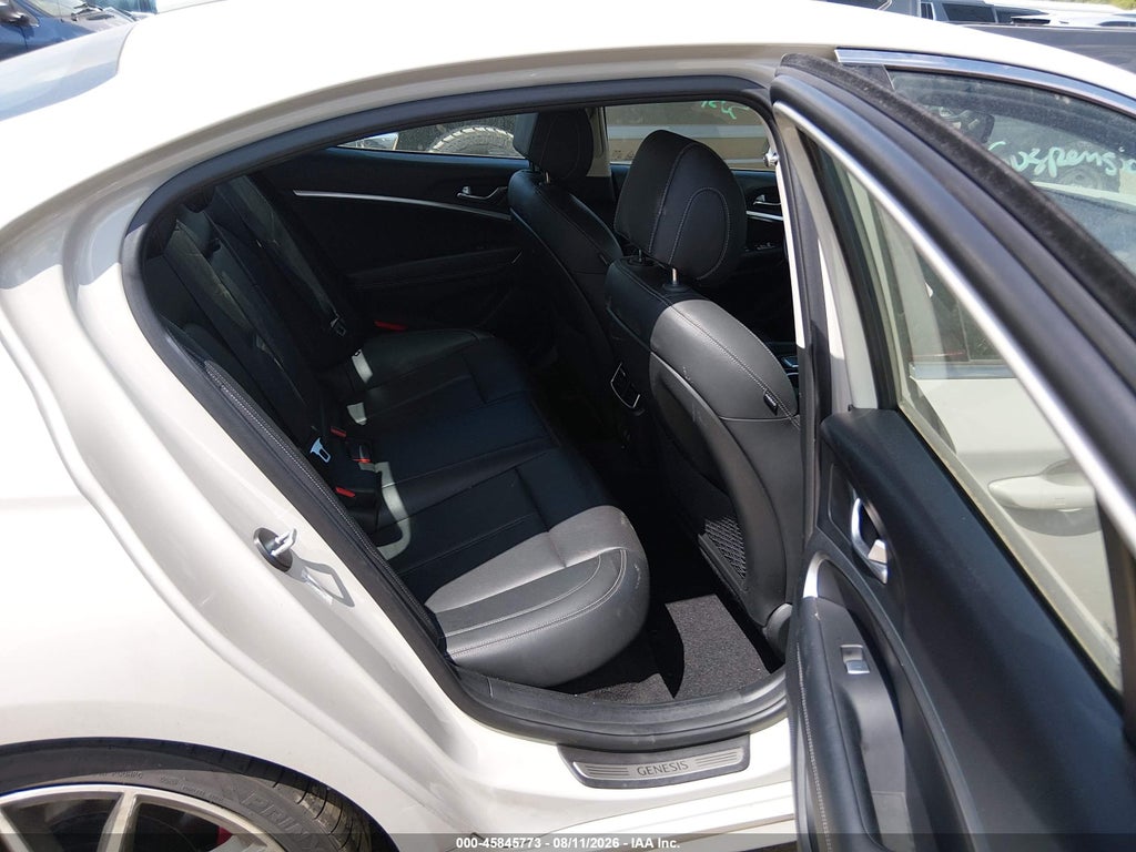 2025 Genesis G70 2.5T AWD photo 8