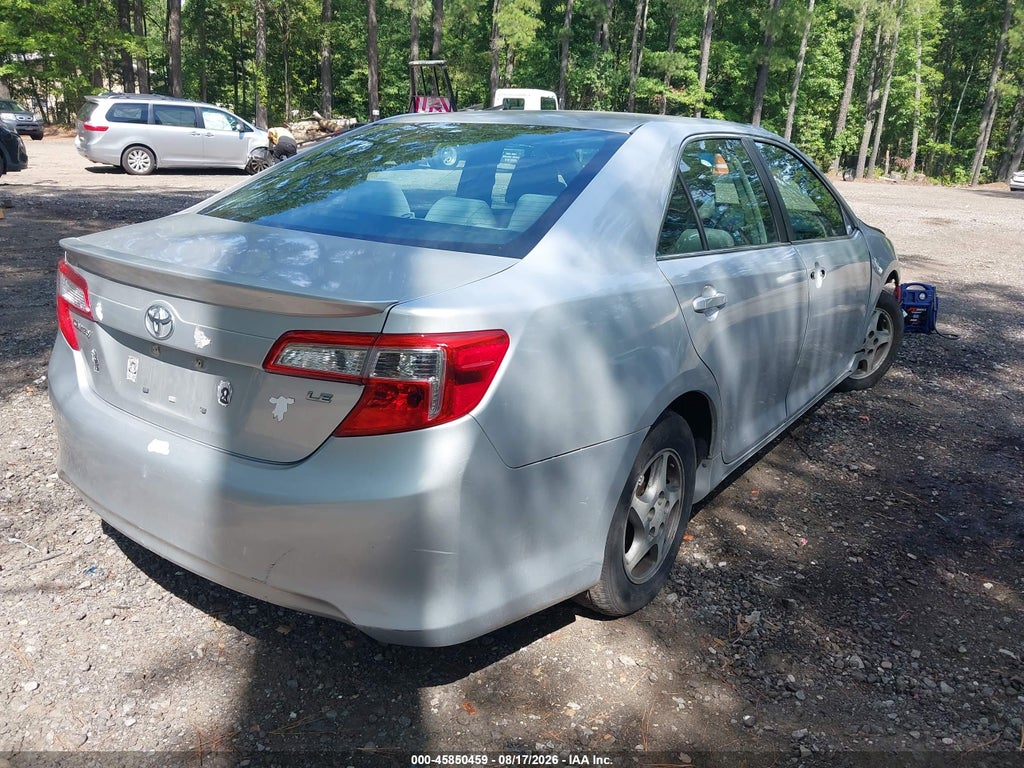 2014 Toyota Camry LE photo 4