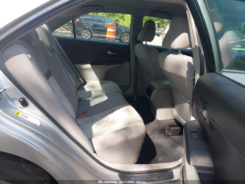 2014 Toyota Camry LE photo 8