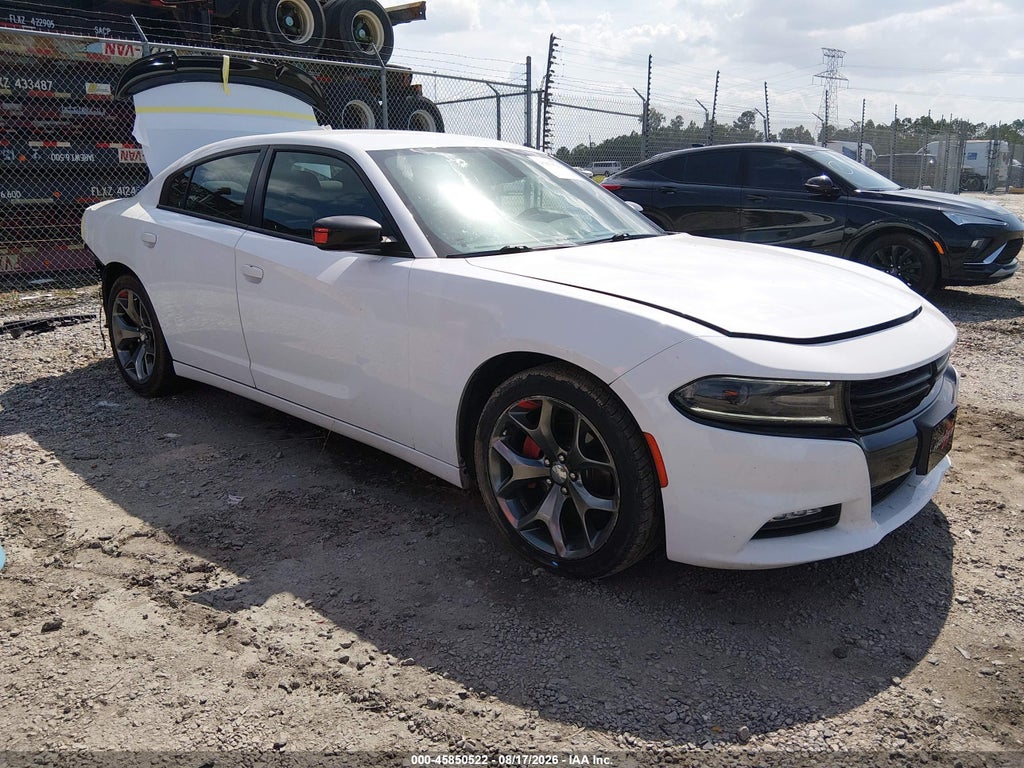 2016 Dodge Charger SXT photo 1