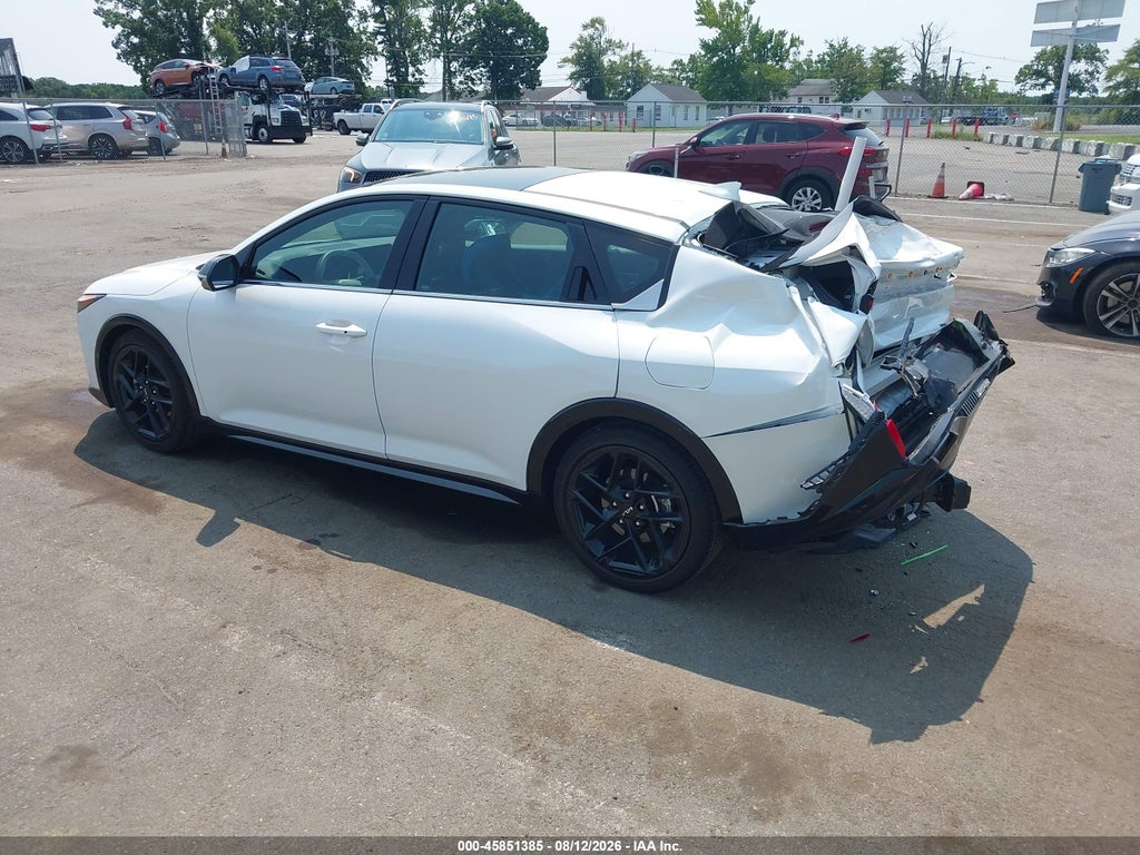 2025 Kia K4 GT-Line photo 3