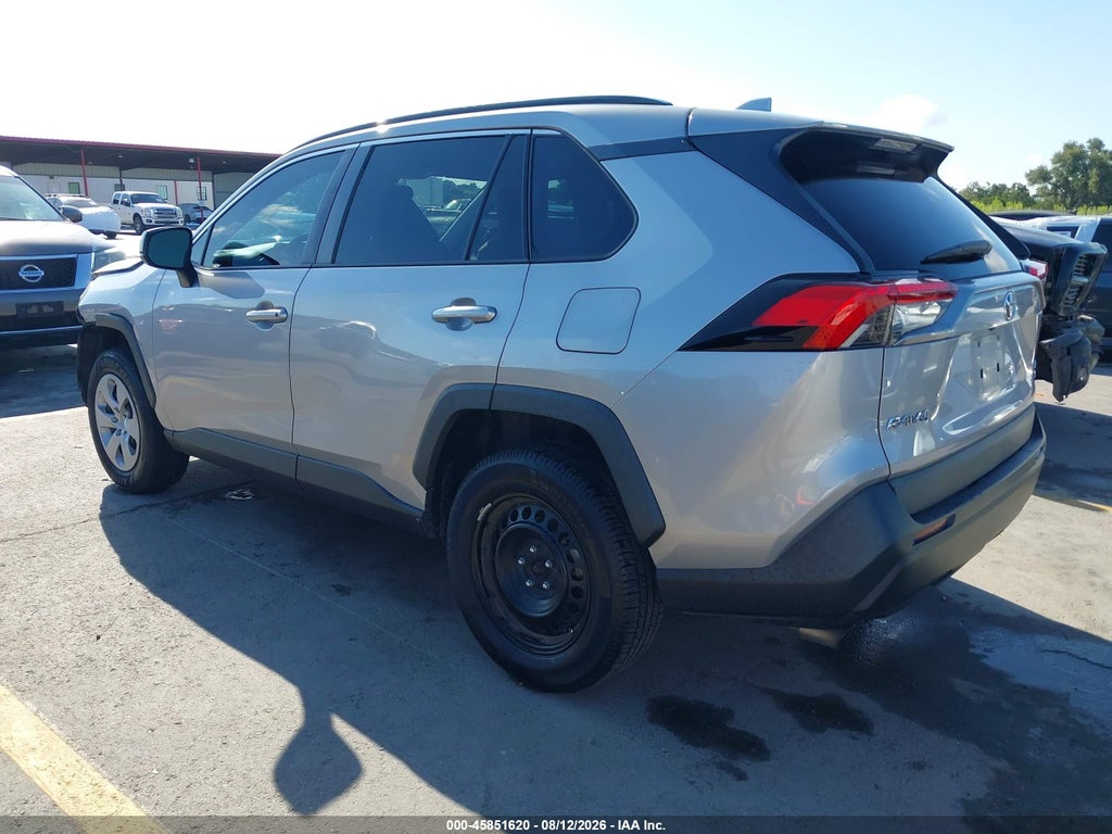 2020 Toyota RAV4 LE photo 3