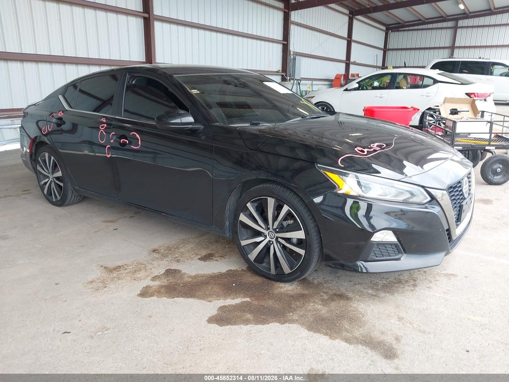 2022 Nissan Altima SR FWD photo 1