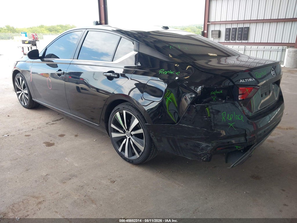 2022 Nissan Altima SR FWD photo 3